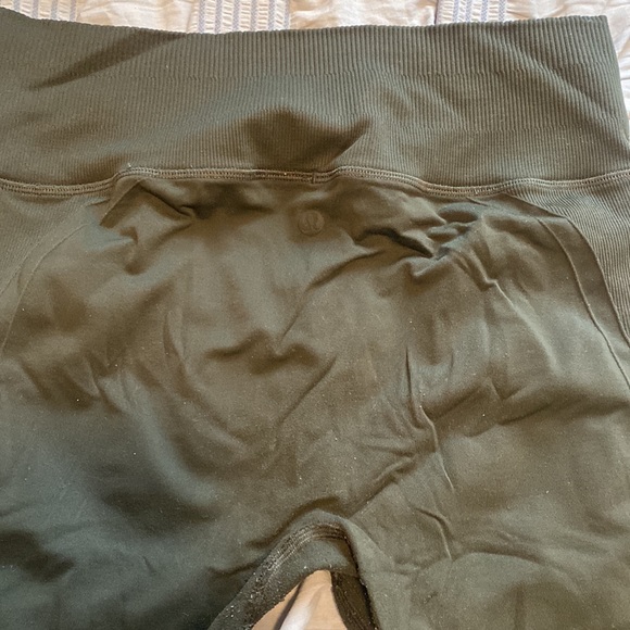 Lululemon dark green leggings - Picture 2 of 2